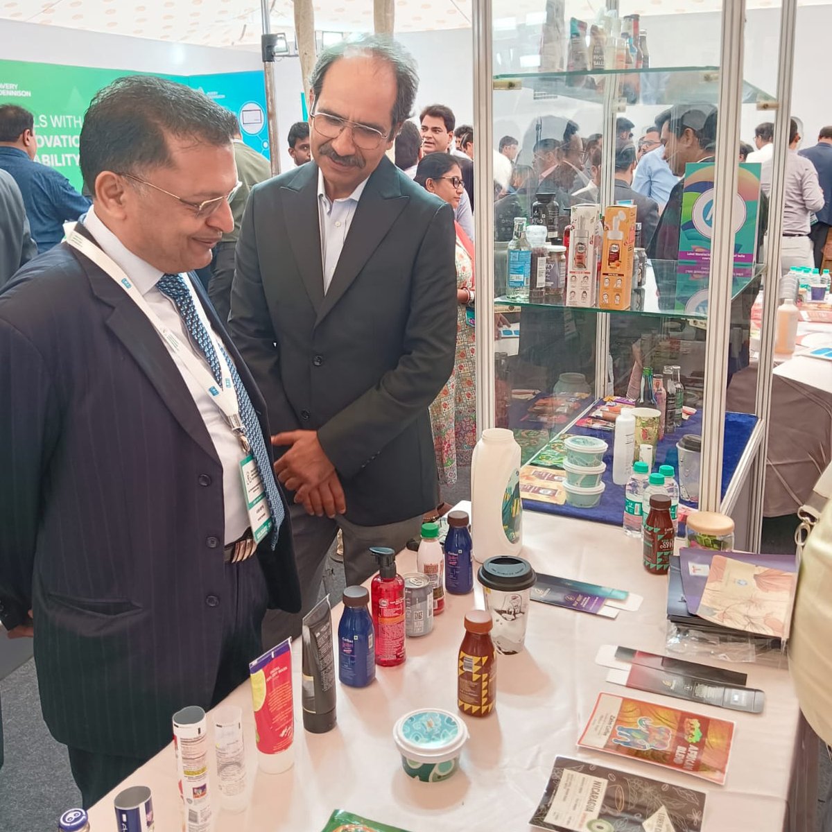 TechNovaWorld's tweet photo. #TechNova & #HP Indigo at the LMAI Conference showcasing how Imagination meets Innovation for a Sustainable tomorrow. Delegates explore versatile applications from labels and flexible packaging to folding cartons & more at their booth.
#LMAI #Labeling #Packaging #DigitalPrinting https://t.co/1Xi3ILMtSz