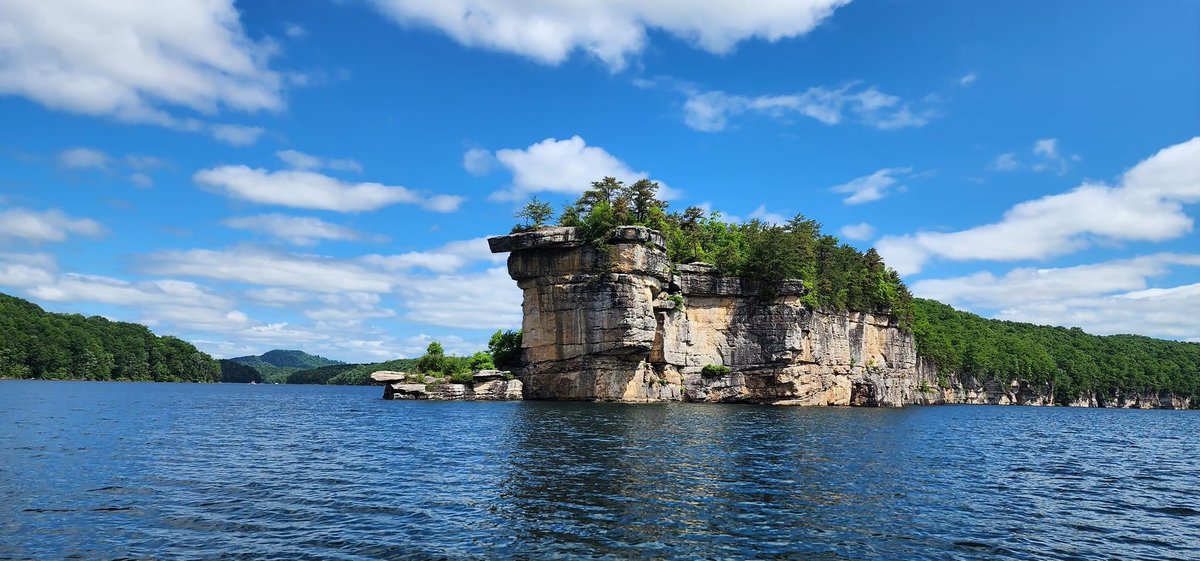 DEPWV's tweet photo. July is Lakes Appreciation Month! Get out and enjoy the sunshine at these lakes WVDEP is doing monitoring on!

https://t.co/ioUyIbT5i0 https://t.co/3uoMq8Y1XG