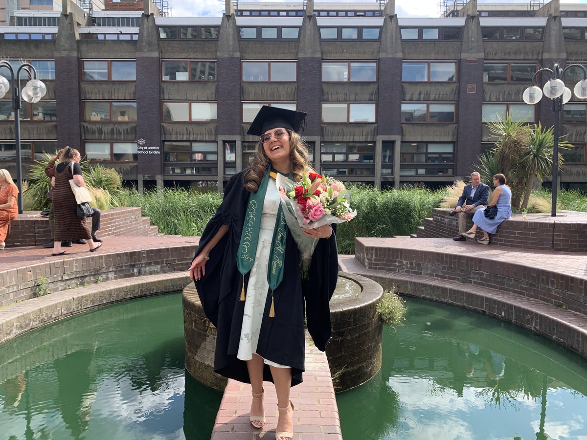 CityStG_Health's tweet photo. Our 2023 graduation ceremonies kicked off yesterday at the Barbican! Here are some of our favourite snaps from the day πΈ
If you graduated yesterday, or are graduating next week, remember to tag us in your photos and use #GeorgesForLife π https://t.co/eIMmhq5s1r