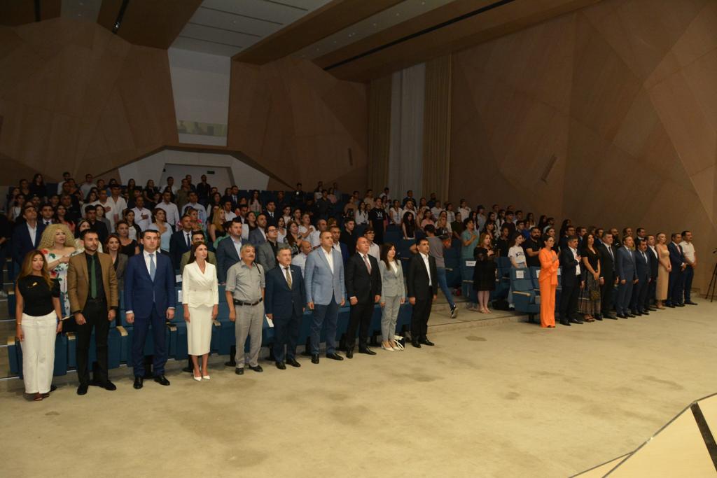 A_Salahzade's tweet photo. 19.07.2023 -cü il tarixində Bakı Gənclər Mərkəzində Ümummilli Lider Heydər Əliyevin 100 illiyi və Milli Mətbuatın yaranmasının 148-ci il dönümü münasibəti ilə təşkil olunmuş "ƏKİNÇİ" adlı tədbirdə iştirak etdim.
#metbuat #HeydarAliyev #tedbir #Azərbaycan #əliabbassalahzadə https://t.co/1kdz4lCRfG