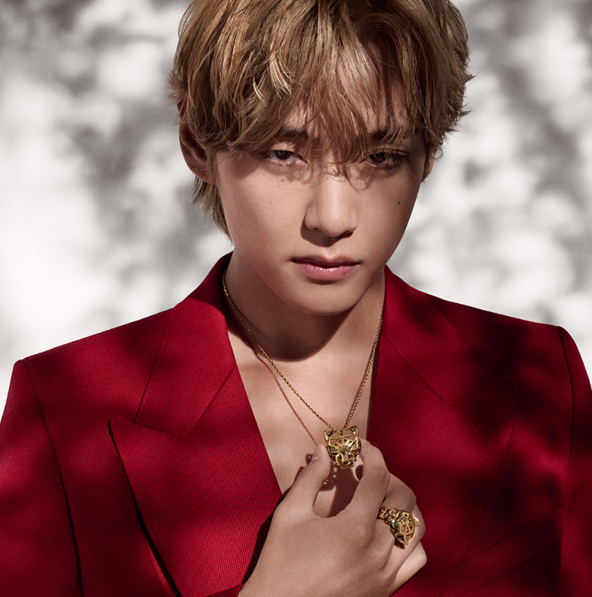 AboutMusicYT's tweet photo. GQ Korea on Taehyung of BTS:

- "V always tops the list even when referring to the most popular K-pop idol. It's time. It's time to listen to the solo album you have prepared. The agency said it was undecided, but it smells - The smell of a masterpiece". https://t.co/LYF8wK8qOV