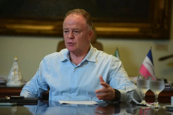 Seis meses de governo: Casagrande diz ter adotado "muita velocidade", mas admite um erro [ leia.ag/a/B73C/i95oys ]

Governador respondeu a questionamentos sobre o combate à violência urbana, a presidência de Lula e até a respeito da Venezuela. Leia na coluna da <a href="/lsgoncalves/">Letícia Gonçalves</a>