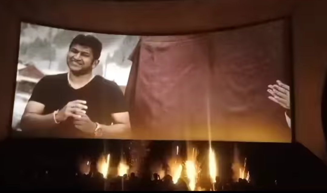 NameIsYashas's tweet photo. No matter how many years pass by people of Karnataka will never let his presence to diminish! 

#DrPuneethRajKumar𓃵 https://t.co/6FTupLTo3p