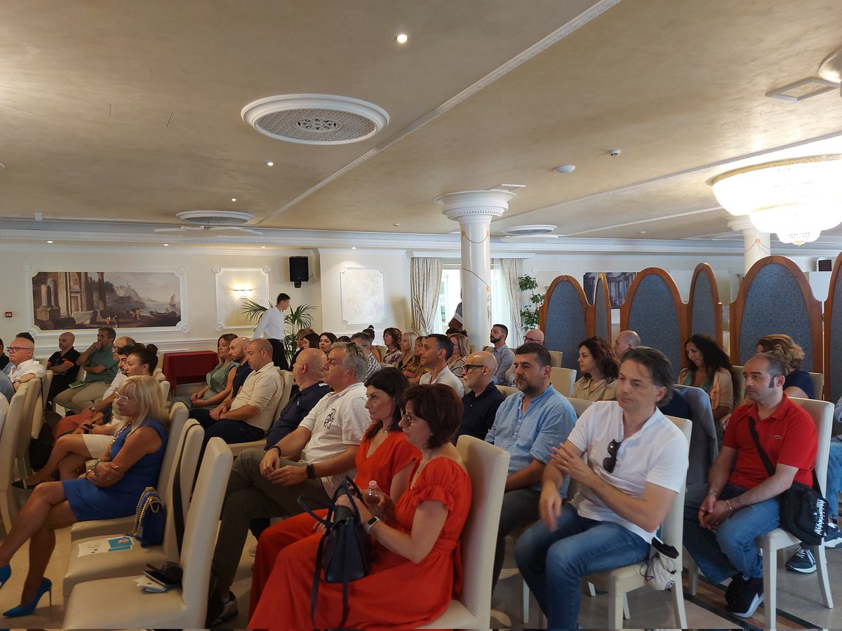 CISLAbruzzoMoli's tweet photo. #21luglio Riunione #InasCisl alla presenza del Presidente nazionale Gigi Petteni e del Segretario Generale della #Cisl Giovanni Notaro per approfondire il tema del sistema servizi, rafforzare la presenza #Cisl e spostare il baricentro della strategia sindacale sui territori https://t.co/21ZMpg4EY7
