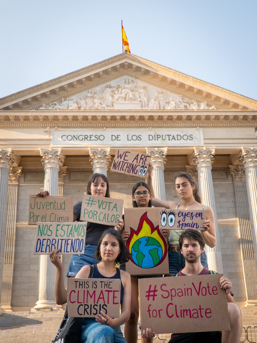 Eyes on the Spanish elections taking place amidst record-breaking heatwaves this Sunday! This is the climate crisis - we need serious climate action & can't afford for Spain to fall into the hands of climate deniers who aim to quit the Paris Agreement #SpainVoteForClimate #23J