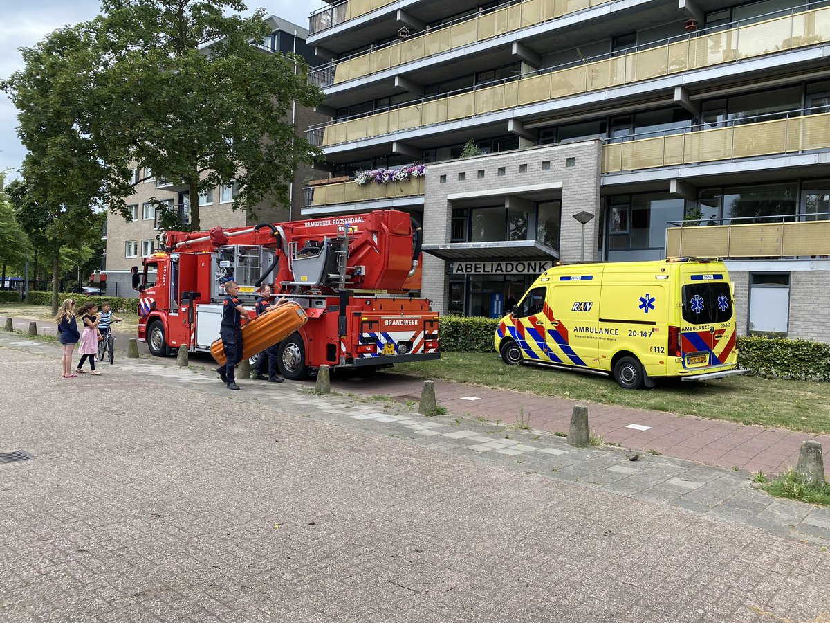 AlexanderdonkGP's tweet photo. Geen brand 🔥, maar wel effectieve hulpverlening op #Langdonk⛑️👌🏼‼️ https://t.co/aVccNgmxRZ