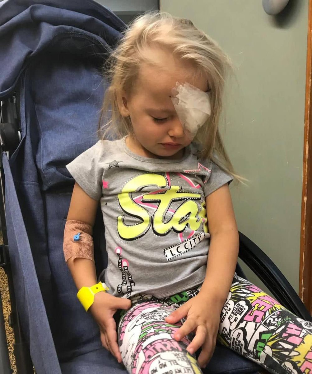 kolezev's tweet image. Евгений Ройзман пишет:

Всем привет, это Евгений Ройзман.

У маленькой Мирославы из Екатеринбурга обнаружили ретинобластому  - рак сетчатки глаза.

Единственное лечение, которое предложили здесь - удалить глаз. Мама увезла малышку в Израиль, там в клинике провели лечение, пришли…