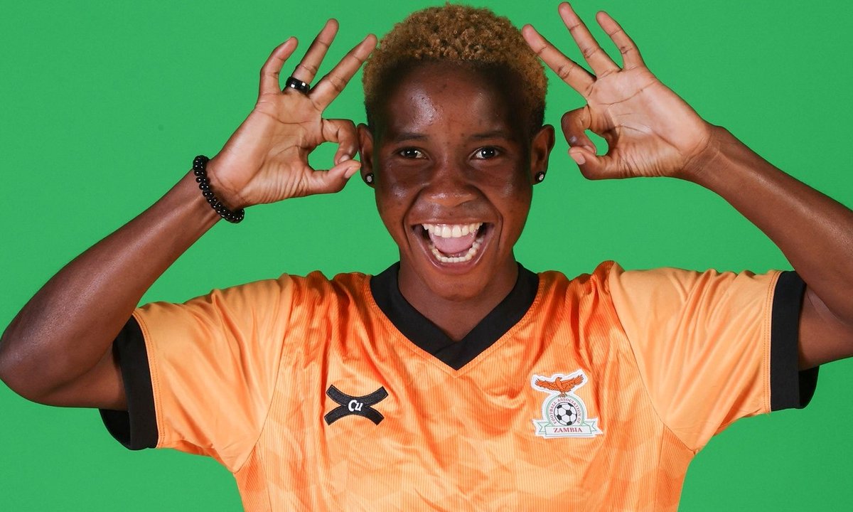 TheGist16's tweet photo. 🚨Breaking News: 

Copper Queens team doctor, Faith Chibeza has confirmed that Zambia international Grace Chanda has been ruled out of the World Cup due to an undisclosed illness.🤕
She has been replaced by Comfort Selemani.

#TheGist https://t.co/65HUGvtqII