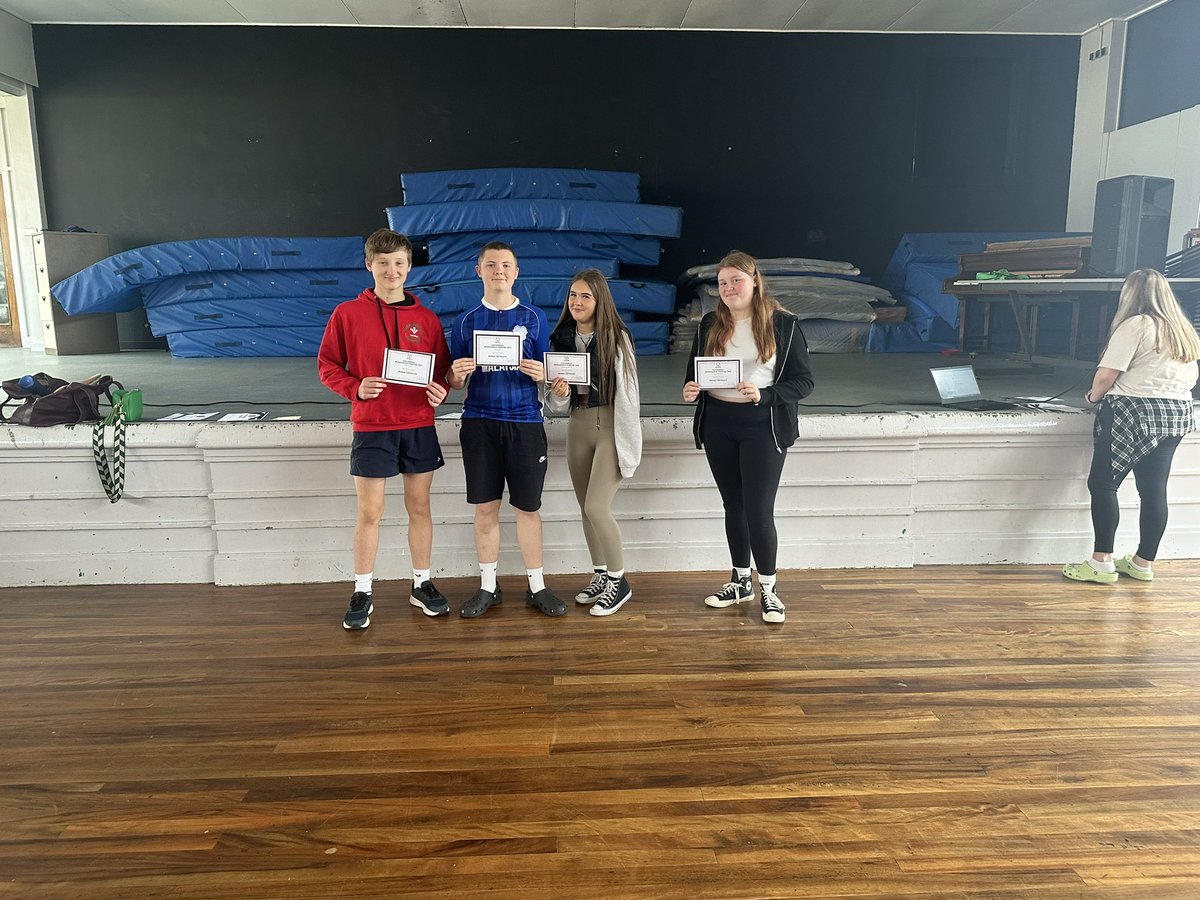 Hyfryd oedd cyflwyno tystysgrifau UK maths challenge yn ystod seremoni gwobrwyo bl 9! #mathemategwyrydyfodol
