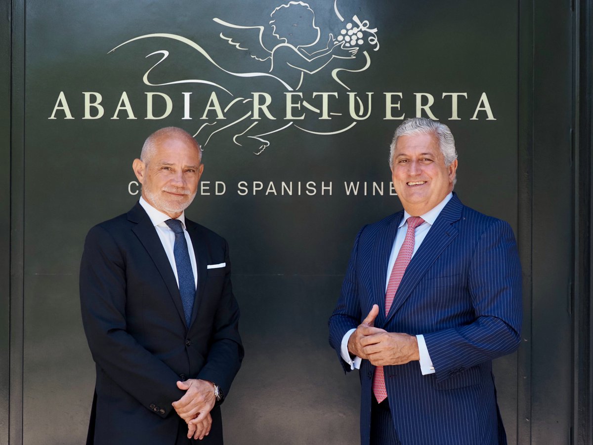Escuela de Negocios (@eden_valladolid) on Twitter photo ⭐ En la 18ª edición del #Máster de #Dirección y #Gestión de #Bodegas contaremos con la dirección académica de Enrique Valero, #CEO de <a href="/arledomaine/">Abadia Retuerta</a>, y un completísimo #programa que abarcará #contenidos tradicionales del sector del #vino y nuevas disciplinas. ⭐ En la 18ª edición del #Máster de #Dirección y #Gestión de #Bodegas contaremos con la dirección académica de Enrique Valero, #CEO de <a href="/arledomaine/">Abadia Retuerta</a>, y un completísimo #programa que abarcará #contenidos tradicionales del sector del #vino y nuevas disciplinas.