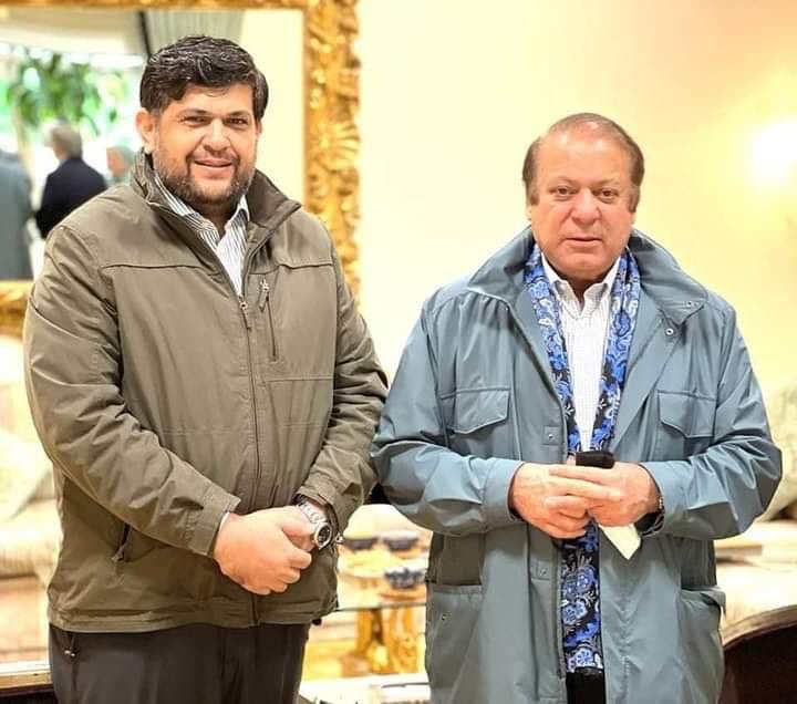 بنے ہیں اہل ہوس مدعی بھی منصف بھی 
کسے وکیل کریں کس سے منصفی چاہیں