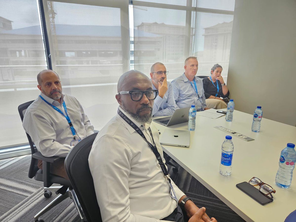 LiquidInTechNG's tweet image. We had the opportunity to meet with the Leadership executives of YNV Group as we share business ideas to promote digital transformation in Nigeria

#WeAreLiquid #LiquidIntelligentTechnologies #LiquidNigeria #LiquidCloud #CassavaTechnologies