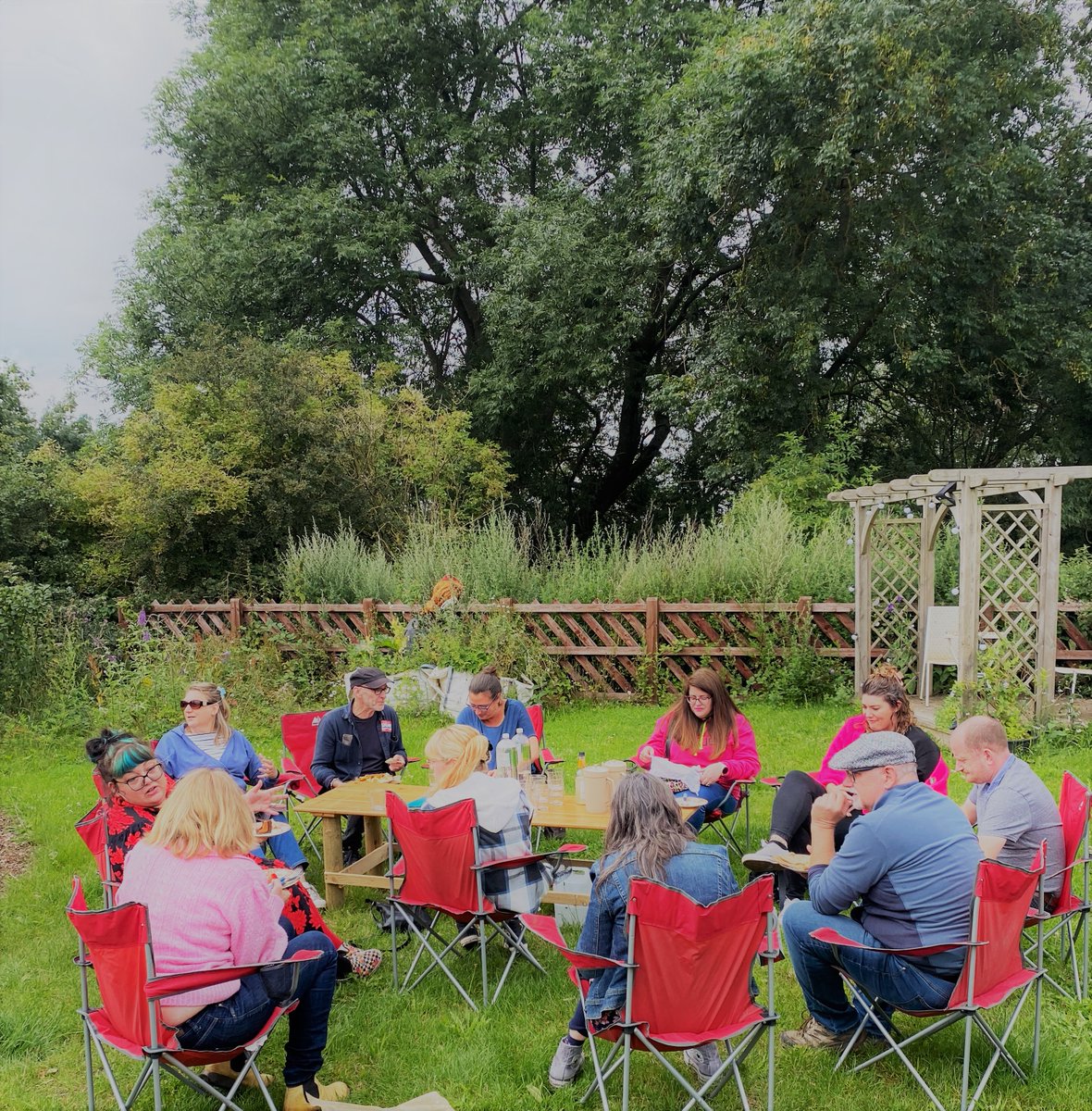 Make_shiftAV's tweet photo. We spent a wonderful afternoon at our second Make/Shift #ShiftSocials hosted by @grow_outside where we gathered with people who are interested in how their connection with community, making, creativity &amp; environmental responsibility can activate positive change. 🧑‍🍳💐🌸🫓 https://t.co/dsxjHerEpy