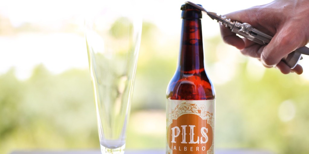 🍺 #Cervezaartesana Pils de Albero 💛, #cerveza para el día a día.

Hacemos con esta #receta lo complejo, sencillo 👌 una #birra con distintivo toque floral ¡pero sin florituras! 🌺🌼🌹

#idearegalo disponible EN <a href="/Cervezania/">cervezania.com</a> #sevilla #SiemprePrimavera