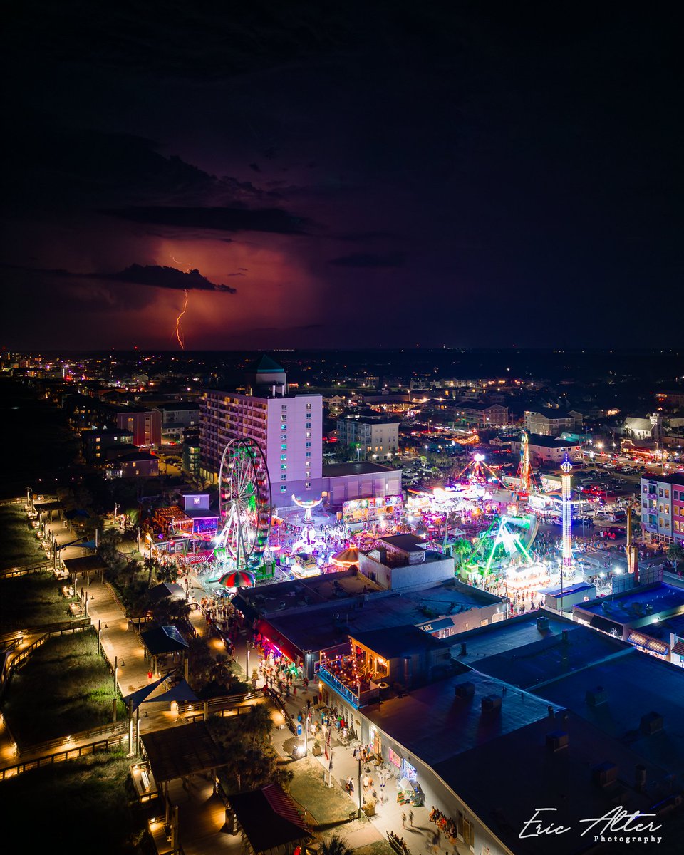 EricAlterPhoto's tweet photo. Weekly Carolina Beach fireworks from last night with mother nature putting on her own show in the background
#FireworksFriday #fireworks #carolinabeach #lightning #wilmington #ncwx https://t.co/JCAutmdavz