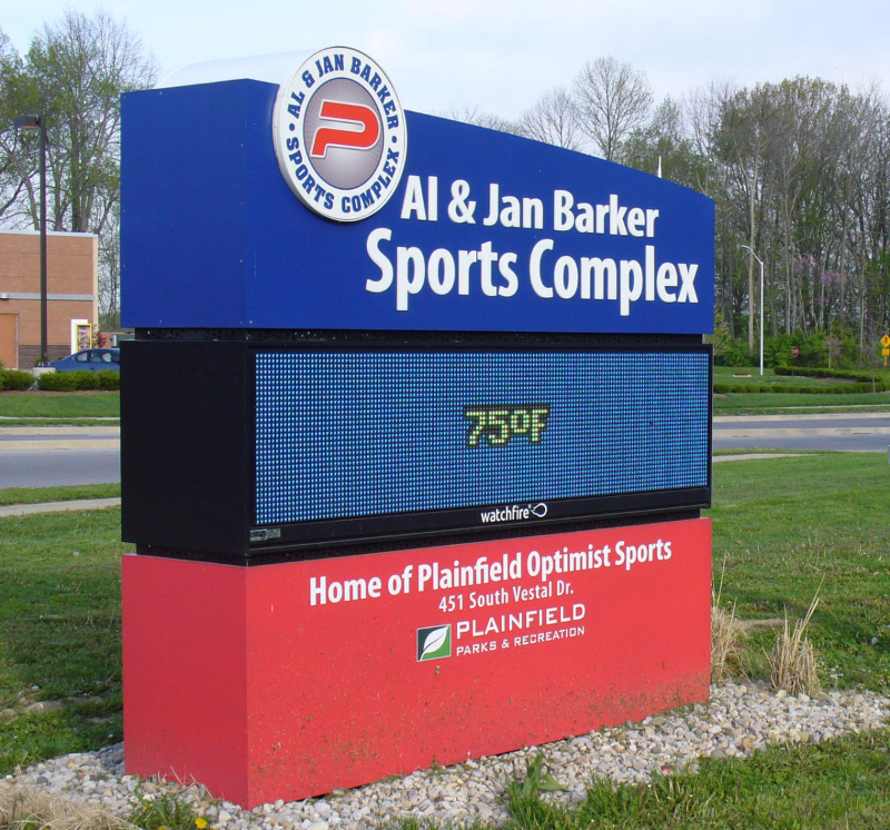 BYBMarathon's tweet photo. Race Day Parking!
•Limited Parking will be available at The Richard A.   Carlucci Recreation and Aquatic Center
•Overflow Parking will be available at Al &amp; Jan Barker Sports Complex. Participants may then catch a shuttle from there to the Start Line.
#marathon #Halfmarathon #5k https://t.co/MHhe2TZF6C