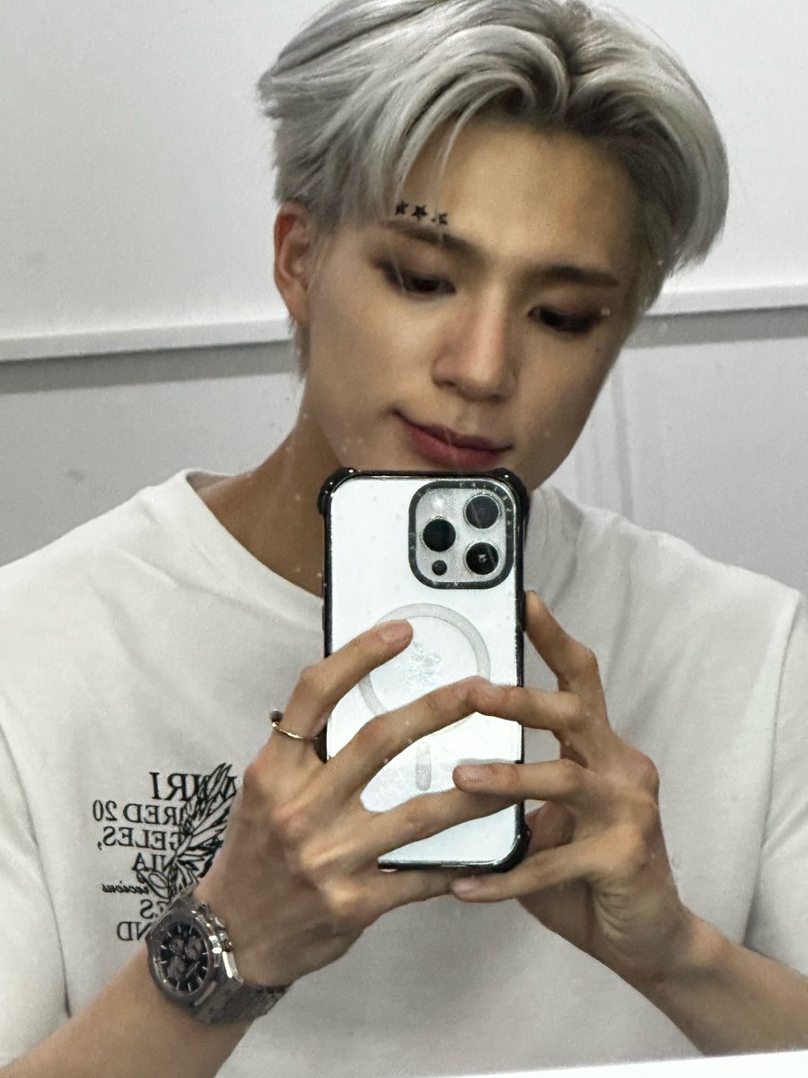 LJNLOOKS's tweet photo. 🐶💭 https://t.co/GAh7GYoEB7