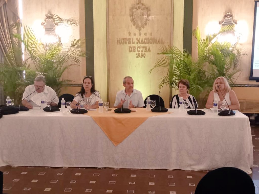 ArmandoRguezB's tweet photo. Aprendizajes y desafíos de la gobernanza #CTI en #Cuba: a debate en Taller de #MacroprogramaCTI #PNDES2030 Invitado especial Vicepresidente de Academia de Ciencias de #Belarus, Dr. Vasili Gurski @DiazCanelB @MMarreroCruz @InesMChapman @ElbaRosaPM #Cuba https://t.co/1ATS5kQImu