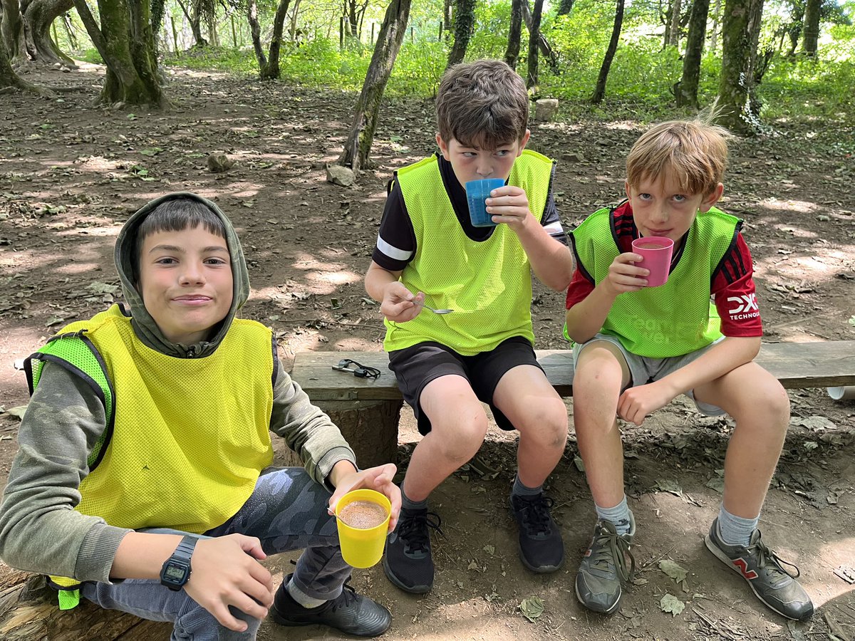 llanrhidianp's tweet photo. Our last day of residential making hot chocolate around the campfire.βοΈπ₯ #LlanOut #Llan4P #LlanHealth https://t.co/CGu3uY1WHX
