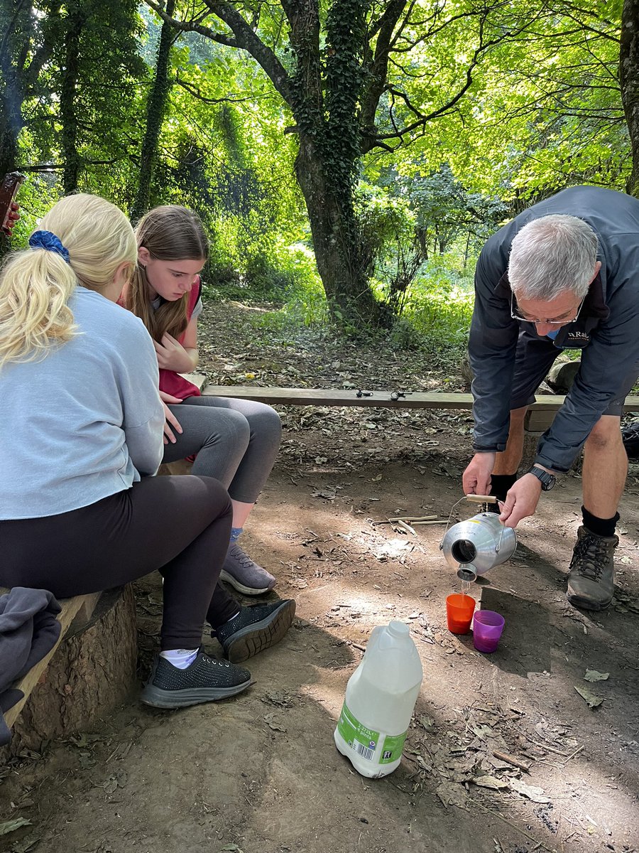 llanrhidianp's tweet photo. Our last day of residential making hot chocolate around the campfire.βοΈπ₯ #LlanOut #Llan4P #LlanHealth https://t.co/CGu3uY1WHX