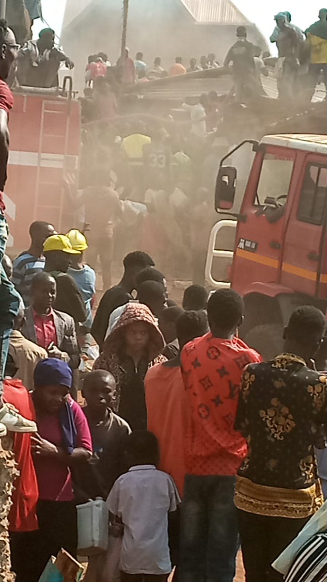 arsene_zagabe's tweet photo. Le stade de #Funu en ville de Bukavu réhabilité depuis 2022 sera remis officiellement à la population ce jour avec les camions anti incendie qui viennent des services techniques. Sur fonds propres de la Fondation Modeste BAHATI LUKWEBO, @PLukwebo. La population sera plus émue,🫶 https://t.co/WNDiZC8coT
