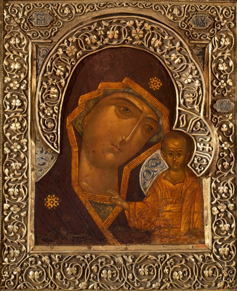 Величаем Тя, Пресвятая Дево, и чтим образ Твой святый, от негоже истекает благодатная помощь всем, с верою притекающим к нему.