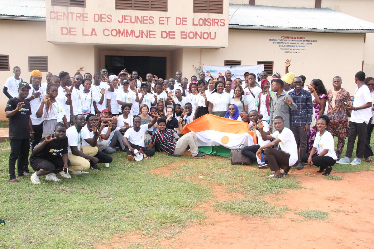 𝗖𝗔𝗠𝗣 𝗖𝗟𝗜𝗠𝗔𝗧 𝗥𝗘𝗚𝗜𝗢𝗡𝗔𝗟 𝗗𝗘𝗦 𝗝𝗘𝗨𝗡𝗘𝗦 / 𝗥𝗬𝗖𝗖 𝟮𝟬𝟮𝟯

Les campeurs entretenus sur les « villes durables » et partage d'expériences avec les jeunes américains

Au cours de la 2e journée, deux jeunes américains ont partagé leurs expériences 1️⃣⤵️ 
#RYCC2023