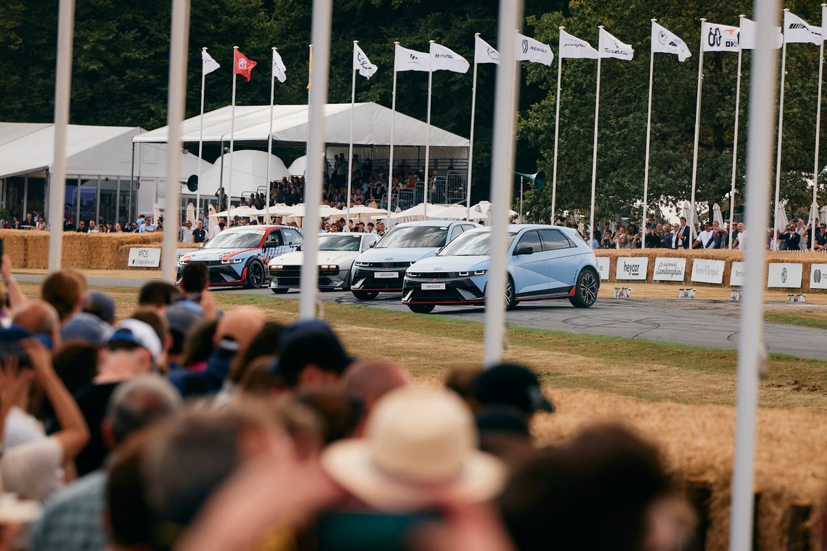 Hyundai UK tweet media