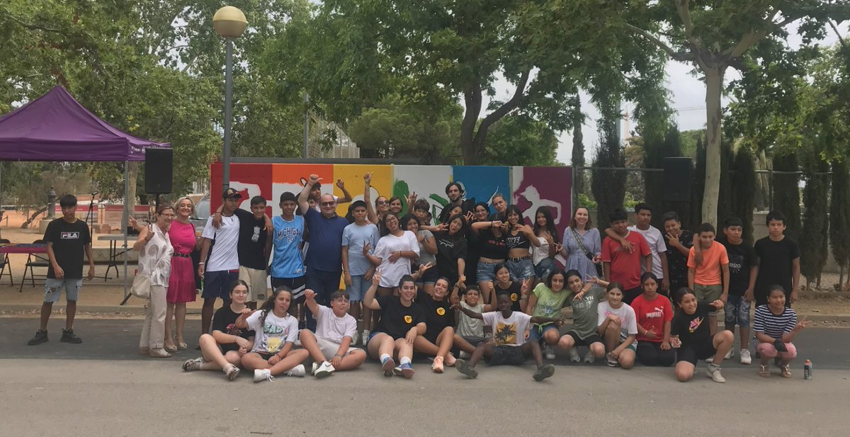 A Viladecans gestionem el casal d’estiu ☀️ per a adolescents nouvinguts on durant tot el mes de juliol participen 50 joves del territori. Voleu saber què hem fet fins ara? T'ho expliquem!🧵🔽