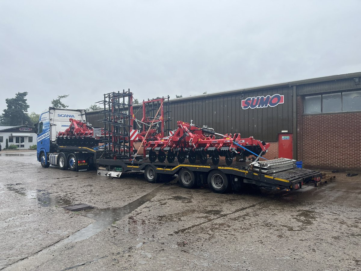 Another day, another delivery!💪🚛

This lorry headed down south earlier this week to Samagri Ltd with a LDS 4 &amp; Strake and Oliver Landpower Ltd with an LDS 4.

#GrowingWithYou #DeliveryDay #SumoUK