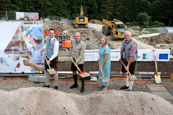 Unken bekommt ein neues Freizeitzentrum dlvr.it/SsWW8f