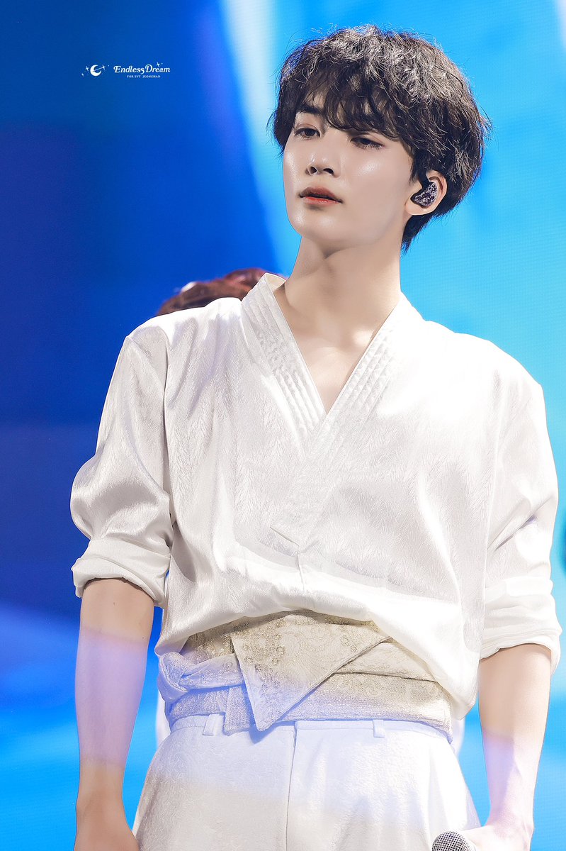 EndlessDream95's tweet photo. 230721 Follow Seoul HD 

#정한 #윤정한 #JEONGHAN
#ジョンハン 
#세븐틴  #seventeen https://t.co/9MpcybRyLx