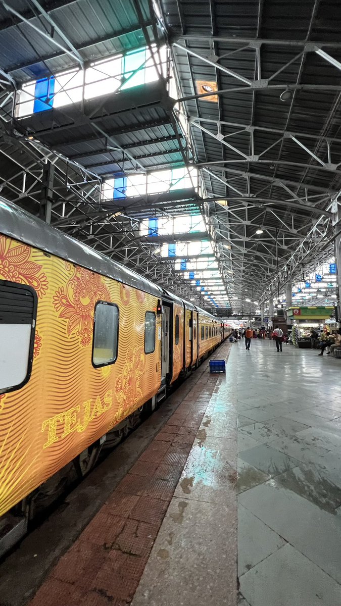 baxirahul's tweet photo. These days a train journey is more looked forward to than any other mode. And things have improved considerably over past few decades. Hope the bullet trains 🚅 start soon! @RailMinIndia
#Mumbai
#IndianRailways https://t.co/8KWmB2TAba