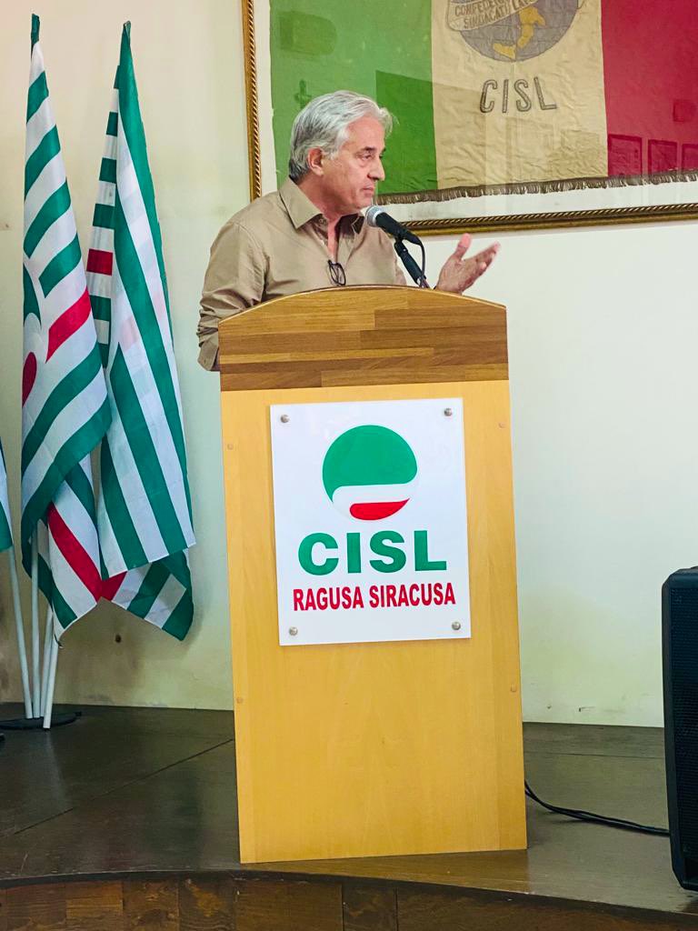 AgrigentoFai's tweet photo. Questa mattina a Siracusa insieme al gruppo dirigente @FAICISLSicilia  per discutere delle problematiche che riguardano i lavoratori forestali della regione e le proposte da avanzare per una possibile riforma del settore

@fai_cisl @CislAgclen https://t.co/RBOQolNY94