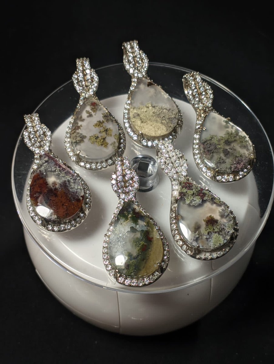 BumiMineral07's tweet photo. pendants mos agate 😍
#pendats
#jewelery #jewellery #mosagate https://t.co/6CJm9oqBIK