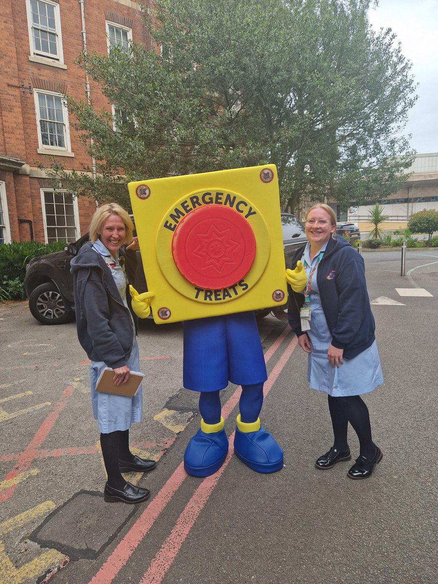 Michell99677379's tweet photo. Thank you so much to @bluelightcard for our emergency treats! 🥤🍭 
@LeicChildHosp https://t.co/C8kvqTYbch
