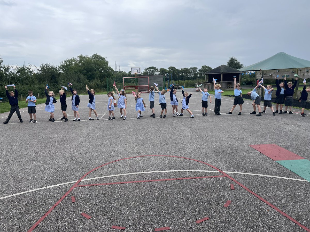 Ready, steady, fly! ✈️ last day activities! #sturtonrocks <a href="/Sturtonhead/">Mark Elliott</a>