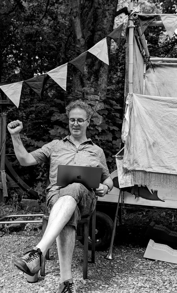 Just a quick line run before the next downpour! @buxtonfringe @BCA1967 #WagonOfWonder #FamilyTheatre #BCAStrongerRoots #OutdoorTheatre