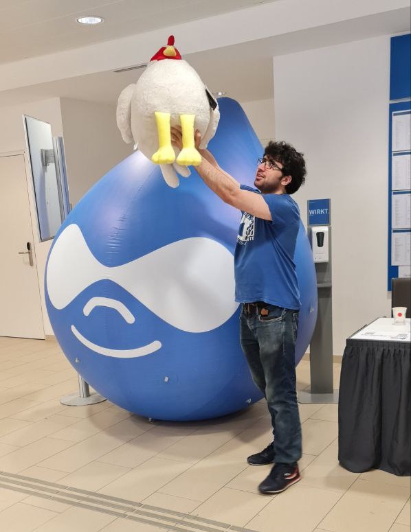 LiL´ Rooster, some day all this Drupal initiatives will be yours 🥹 #DrupalConLille