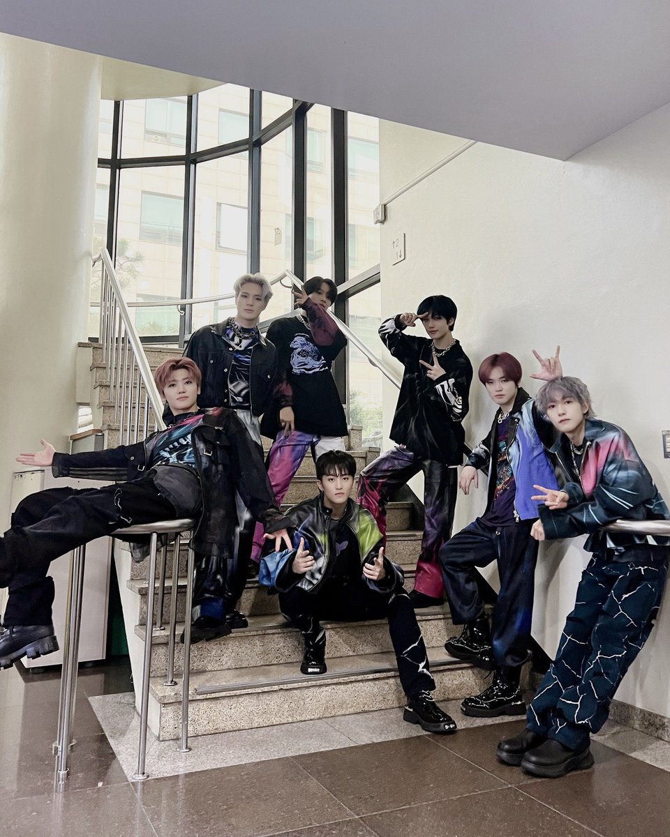 Be sure to check our Music Bank performance today, Czennies. Was the intro okay? We had fun filming it so, if you haven’t seen it yet, be sure to check it out and tell me what’s your thoughts. Saluté.