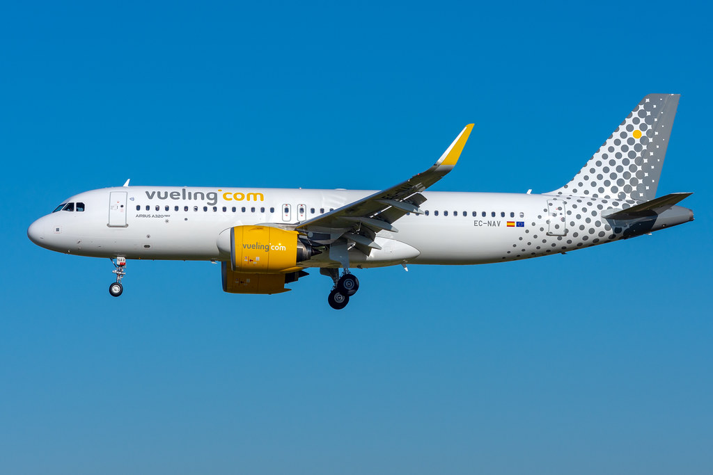 ⚠️ @vueling anuncia una nueva ruta entre Barcelona y Rovaniemi. ▪️ A partir del 2 de diciembre de 2023. ▪️ 2 vuelos semanales (--3--6-). ▪️ Operará con Airbus A320 de 180/186 plazas. ▪️ Nuevo destino para Barcelona-El Prat.