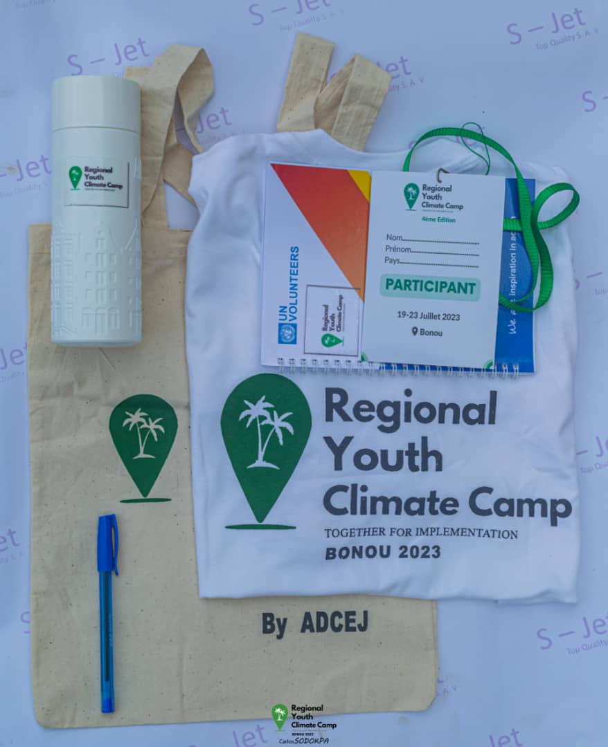 Programme de la journée du 21 juillet : 

8h 30 : Formation sur la gestion des projets environnementaux

9h 30 : Abri pour tous : Formation sur la construction de l'habitat écologique

11h 30-12h :  Constitution des groupes pour la rédaction du Cahier Climat