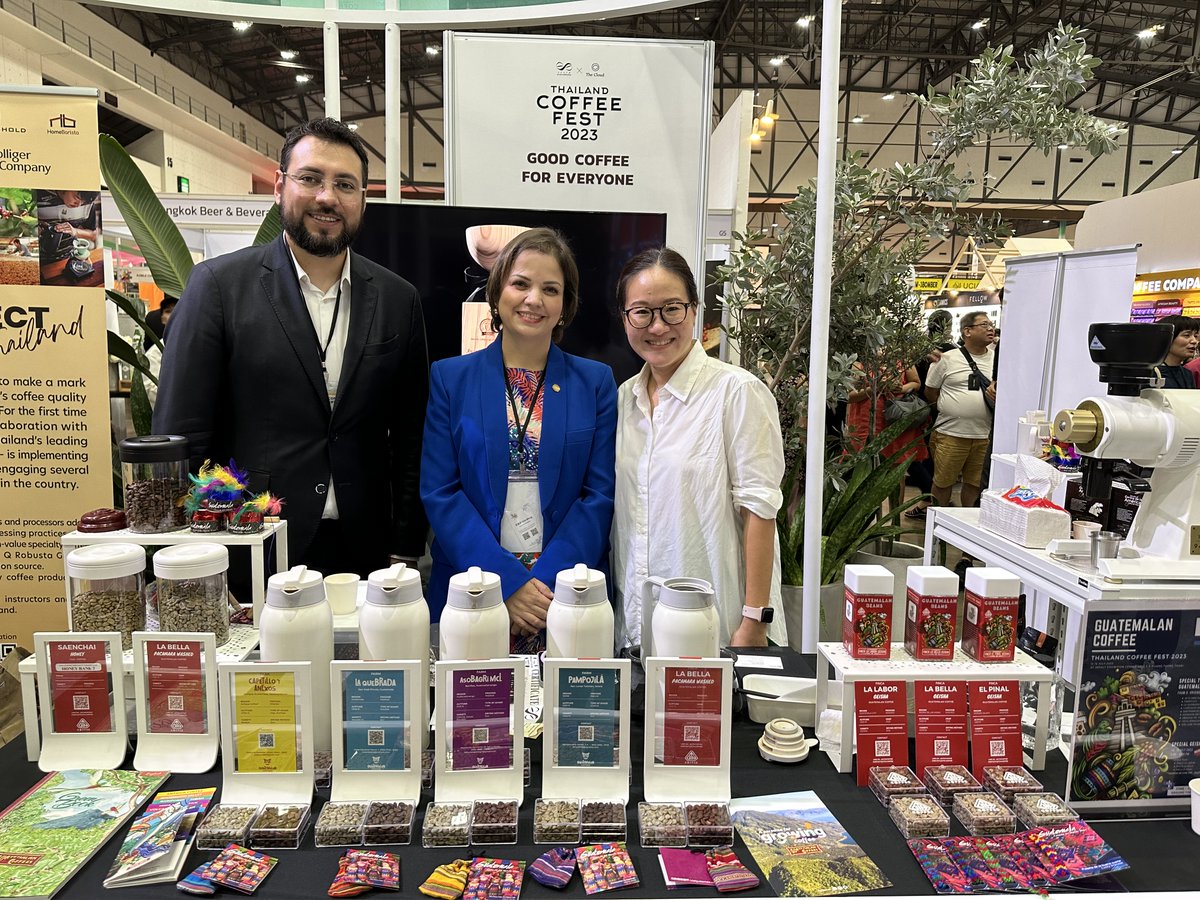 #EmbaGuateTailandia promocionó en la “Thailand Coffee Fest 2023”, distintas variedades de cafés guatemaltecos, con degustaciones e información de productores. <a href="/MinexGt/">MINEX Guatemala 🇬🇹</a> <a href="/MINECOGT/">Ministerio Economía</a> #selloblancogt