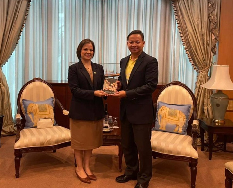 #EmbaGuateTailandia sostuvo reunión de trabajo con el Director General de Asuntos para las Américas y Pacífico Sur y equipo de @mfa_thailand , para abordar temas de la agenda bilateral con el propósito de fortalecer las relaciones diplomáticas entre ambos países.