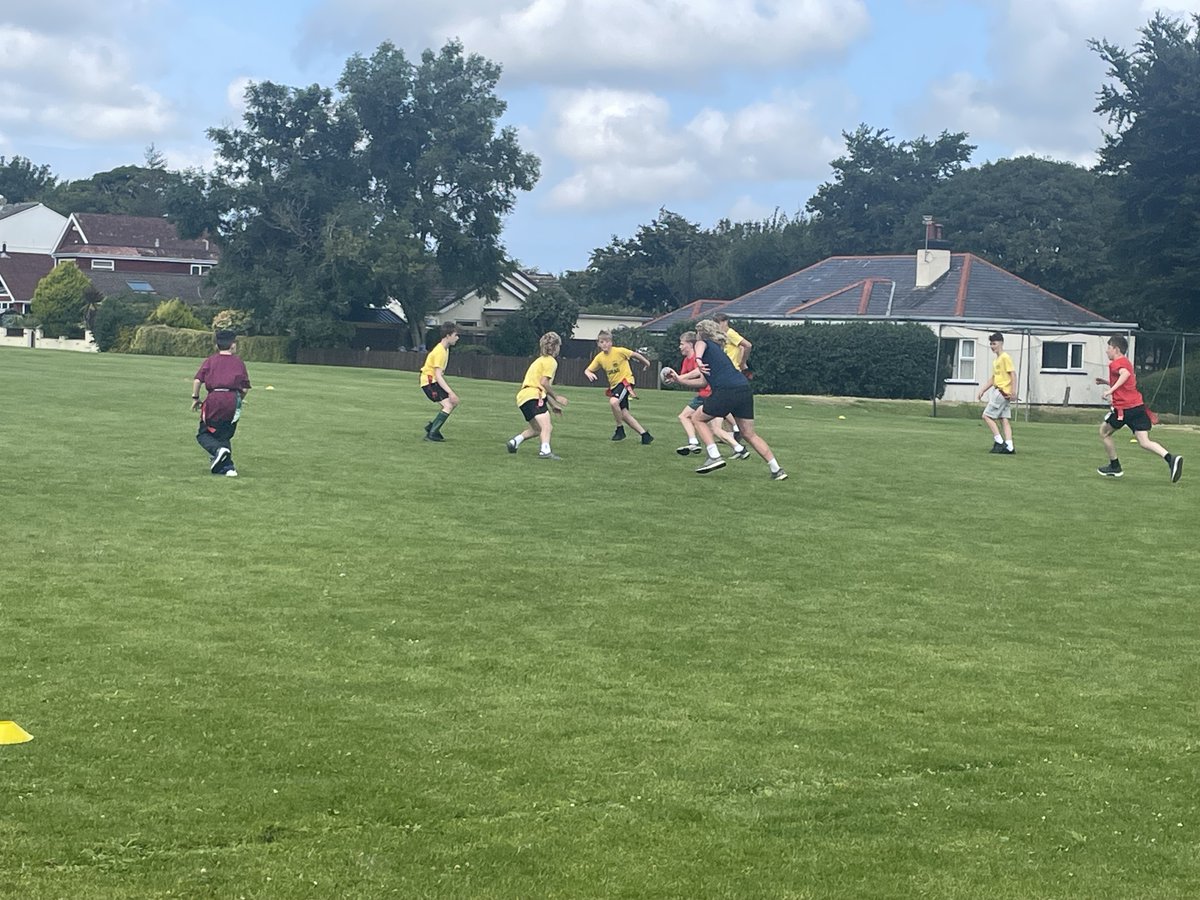 Tag running: There are lots of people taking part.  They are having so much fun.