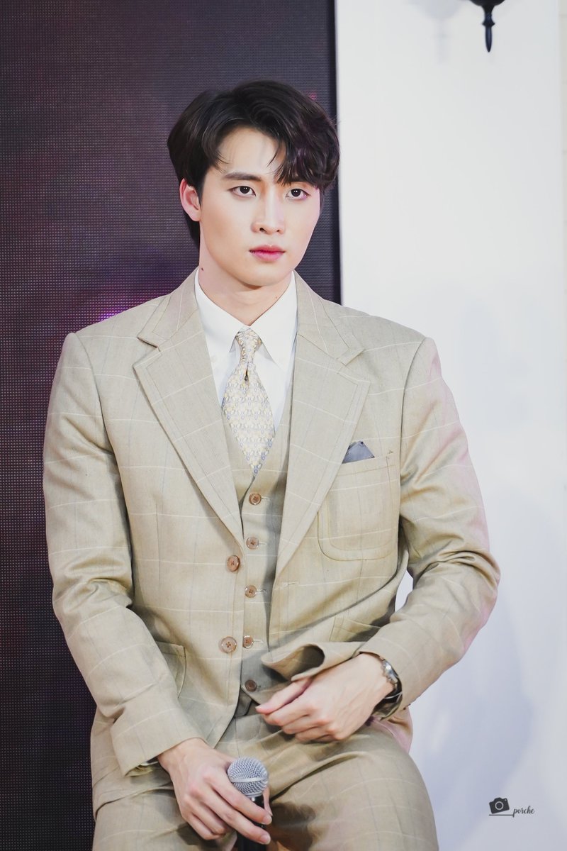 porche1807's tweet photo. หล่อเหลา ราวภาพวาด 😍

#MeanPhiravich
#กรงดอกสร้อยTheOpening
@m34nismind https://t.co/TTWLpngWvr