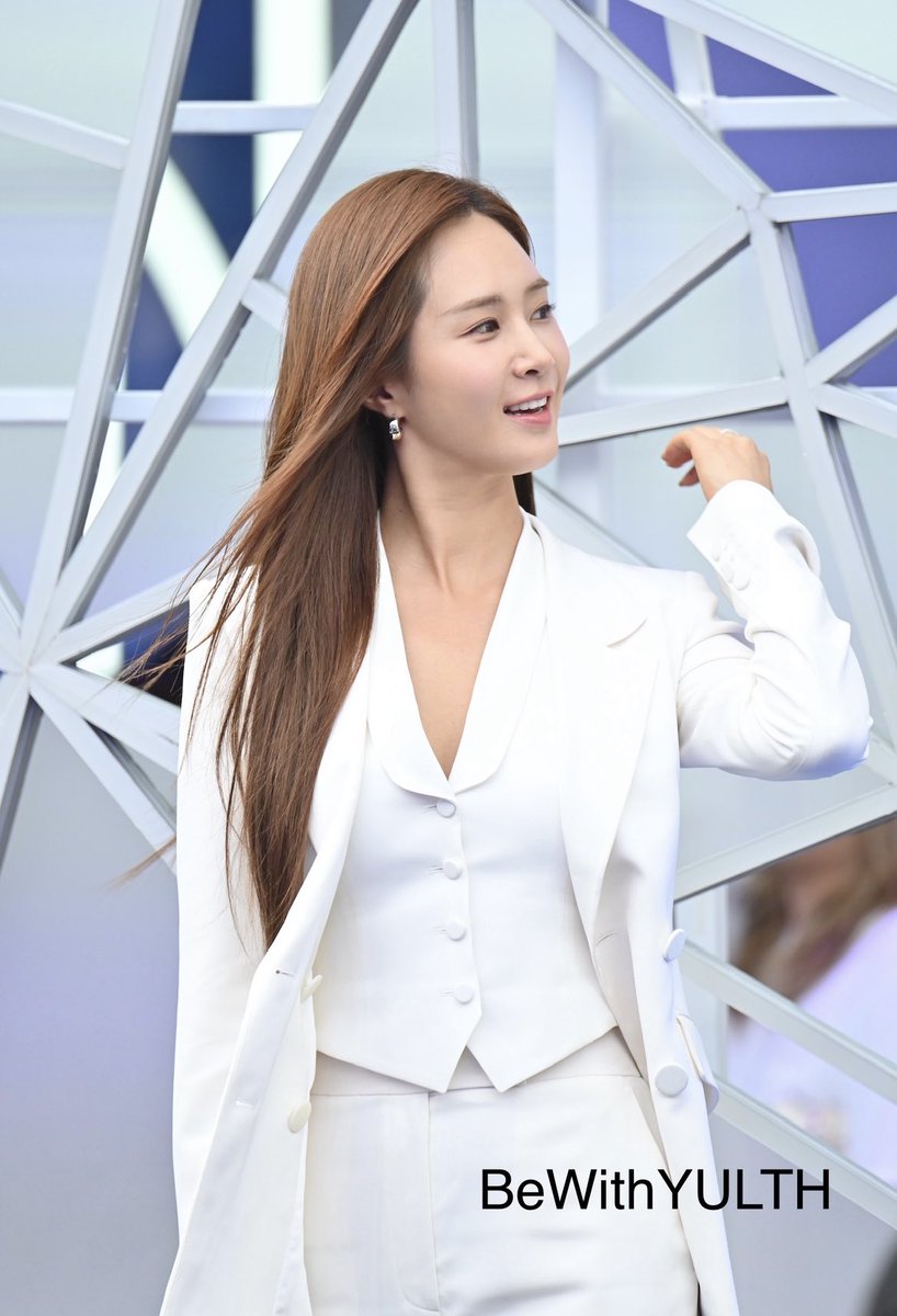 BeWithYUL_TH's tweet photo. 230721 ยูริ  Lancome event (preview) 

#LancomeXYuri
#권유리 #KWONYURI #ควอนยูริ @GirlsGeneration https://t.co/ZrxSIrvc1t