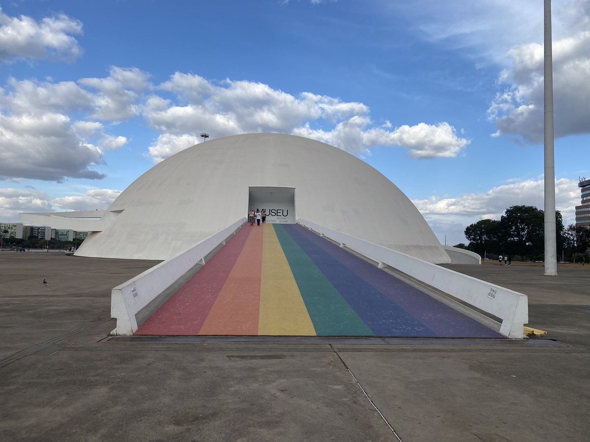 semiramis_glez's tweet photo. “Los museos no son neutrales. Nunca lo han sido y nunca lo serán. No están separados de su contexto social e histórico. (…) Para cumplir sus misiones y servir a la mejora de las sociedades, los museos no necesitan ser neutrales.”

Suay Aksoy https://t.co/TsPmLPW0kY