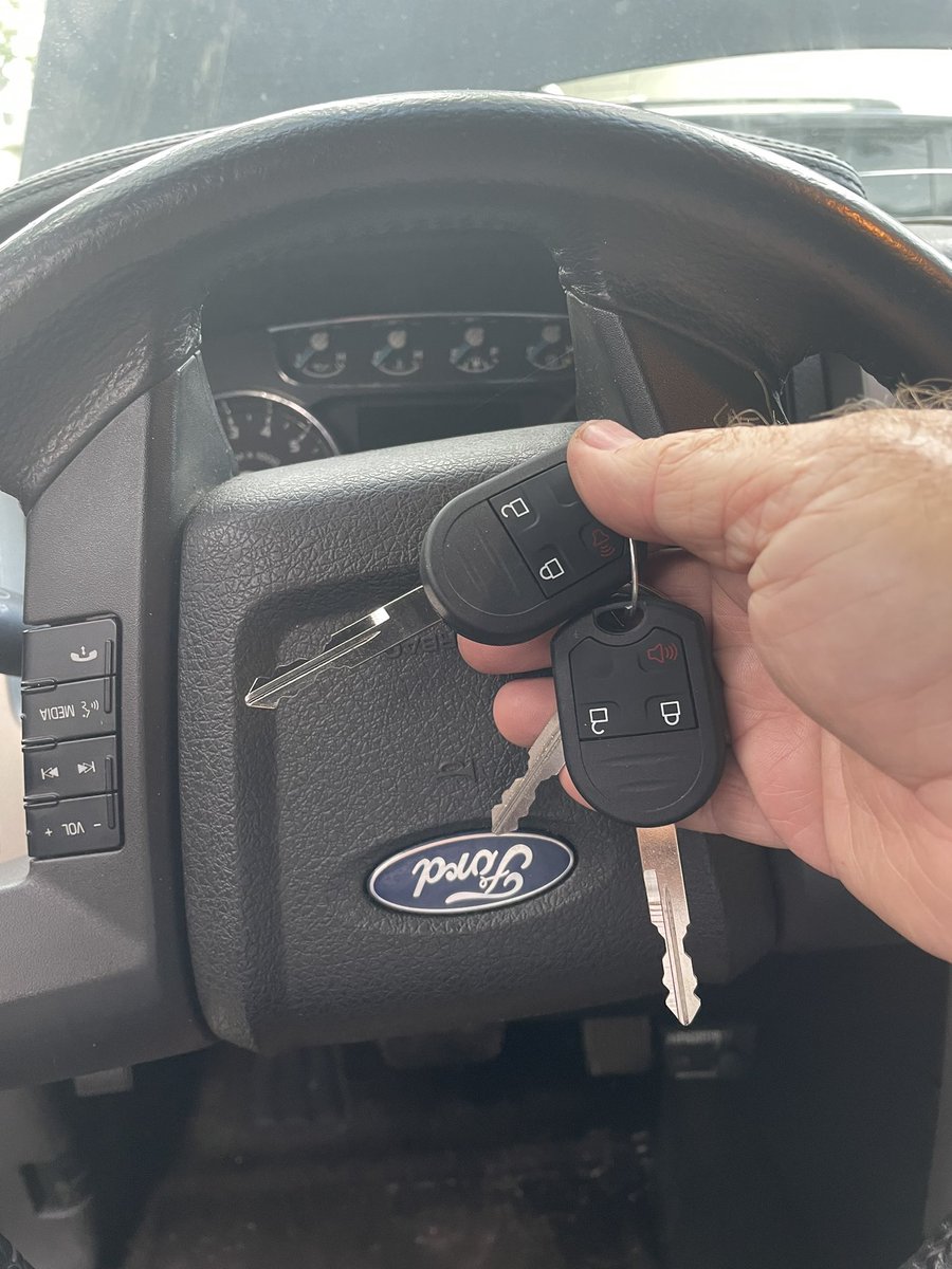 MikeTLocksmith's tweet image. 2013 F150 keys generated and programmed.
#cenralfloridakeyman #mikeskeylockanddoorservices #mikethomas #dundeeflorida