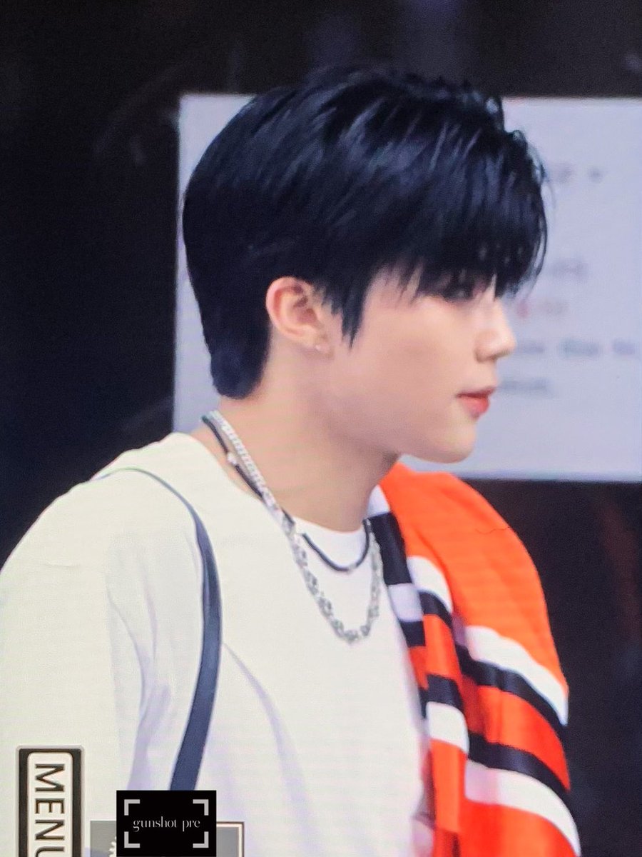 110gunshot's tweet photo. 230721 뮤뱅 퇴근 pre

#박건욱 #건욱 #PARKGUNWOOK #GUNWOOK
#제로베이스원 #제베원
#ZEROBASEONE #ZB1 https://t.co/ZX3NQOnJ32